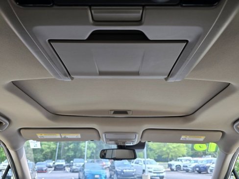 Used 2018 Honda Pilot Touring image 17
