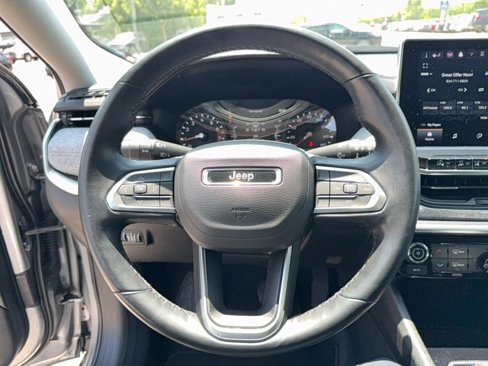 Used 2022 Jeep Compass Latitude image 16