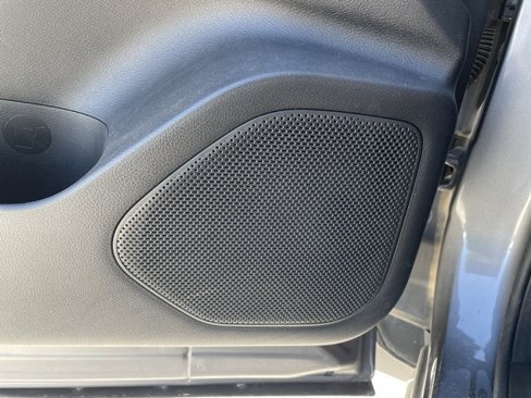 Used 2023 Nissan Rogue SV image 19