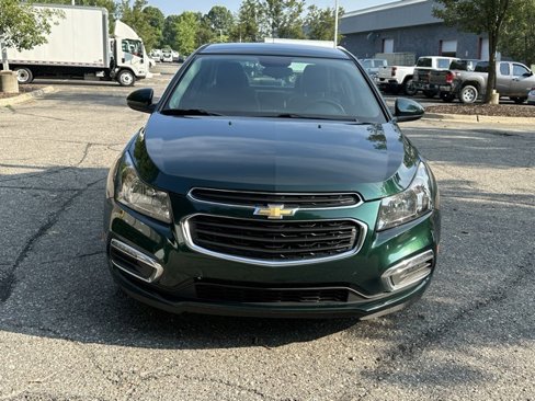 Used 2015 Chevrolet Cruze LT image 2