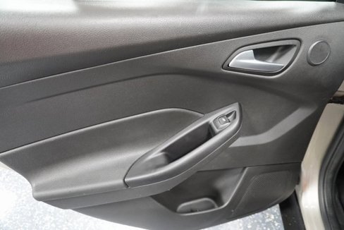 Used 2017 Ford Focus SEL w/ Interior Protection Package image 23