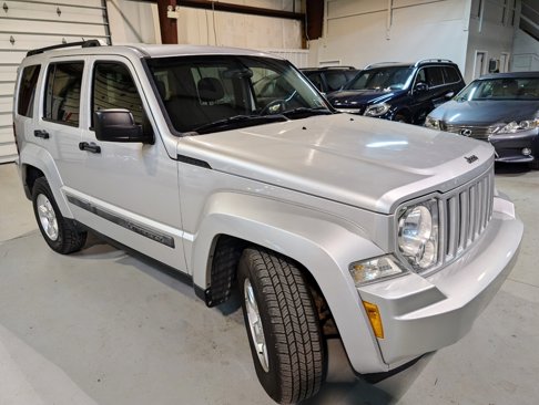 Used 2010 Jeep Liberty Sport w/ Popular Equipment Group image 9