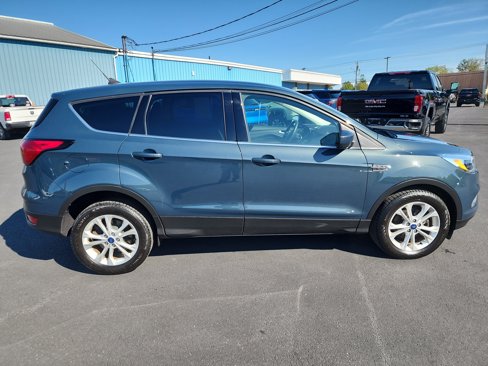 Used 2019 Ford Escape SE image 9