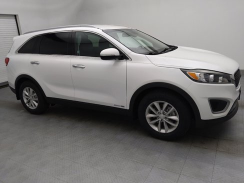 Used 2017 Kia Sorento LX w/ LX V6 Convenience Package image 11