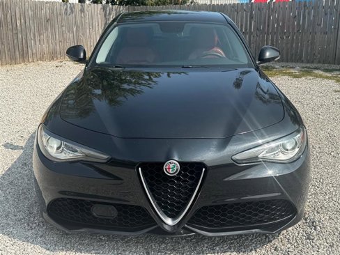Used 2017 Alfa Romeo Giulia w/ Sport Appearance Package image 9