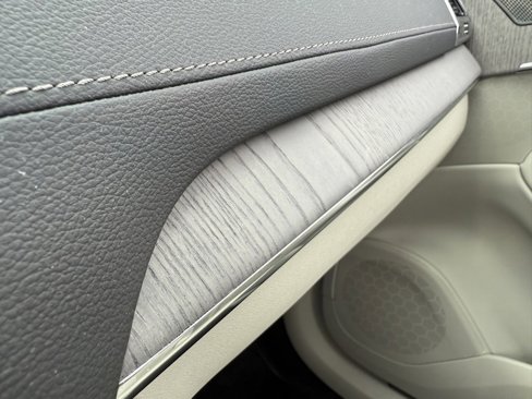 Used 2023 Volvo XC90 B6 Ultimate w/ Protection Package Premier image 9
