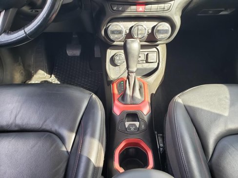 Used 2017 Jeep Renegade Trailhawk w/ Premium Trailhawk Package image 23