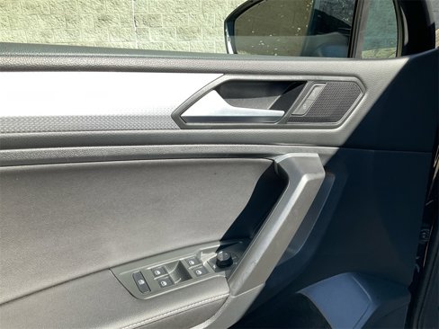 Used 2024 Volkswagen Tiguan S image 17
