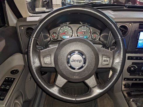 Used 2007 Jeep Commander Sport image 34