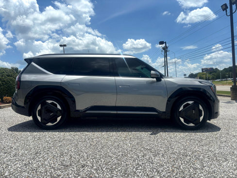Used 2024 Kia EV9 Land image 7