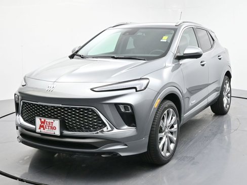 Used 2024 Buick Encore GX Avenir w/ Avenir Technology Package image 1