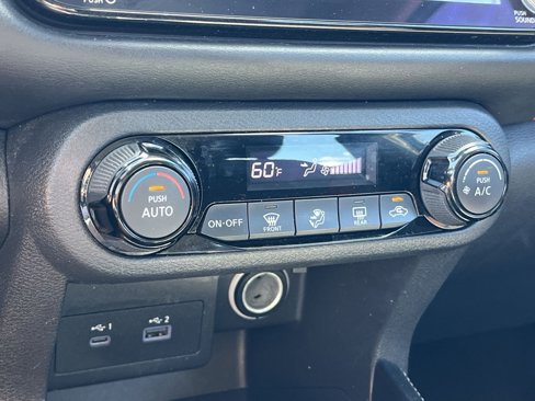 Used 2023 Nissan Kicks SR image 20
