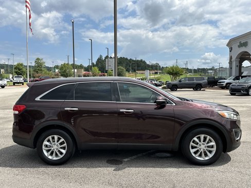 Used 2016 Kia Sorento LX image 8