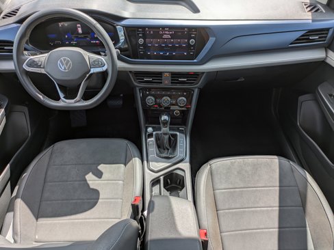 Used 2024 Volkswagen Taos SE image 16