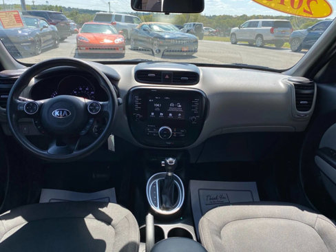 Used 2018 Kia Soul + image 22