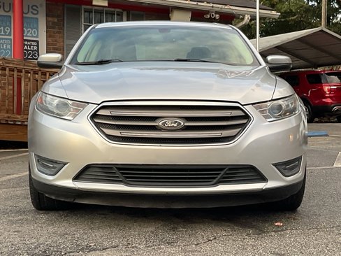 Used 2013 Ford Taurus SEL image 2