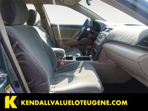 Used 2010 Toyota Camry LE image 15