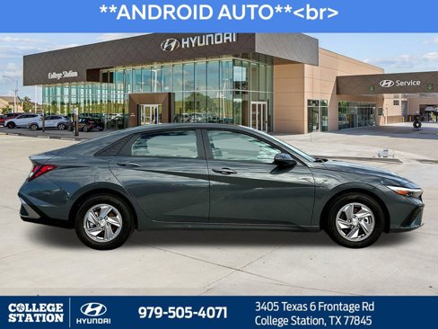 Used 2024 Hyundai Elantra SE image 8
