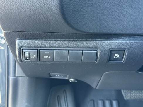 Used 2023 Toyota Corolla LE image 23