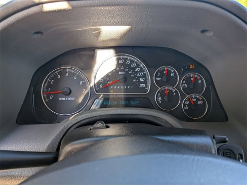 Used 2009 GMC Envoy SLT image 18