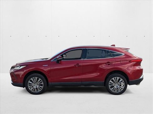Used 2021 Toyota Venza XLE w/ Carpet Mat Package (TMS) image 9