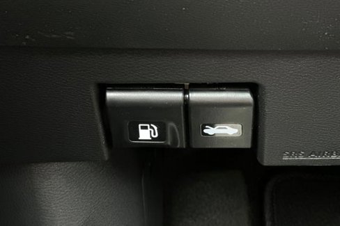 New 2025 Nissan Versa SV w/ Trunk Package image 28