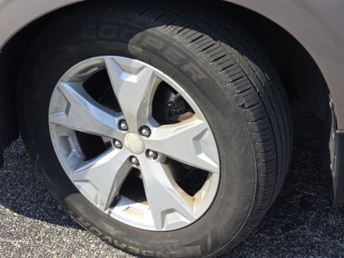 Used 2015 Subaru Forester 2.5i Limited image 8