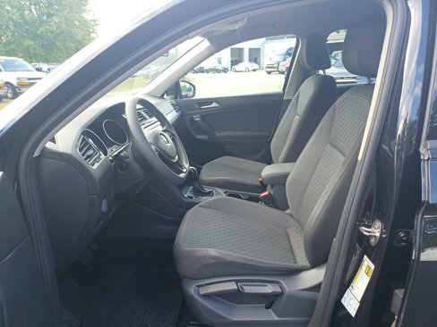 Used 2021 Volkswagen Tiguan S image 7