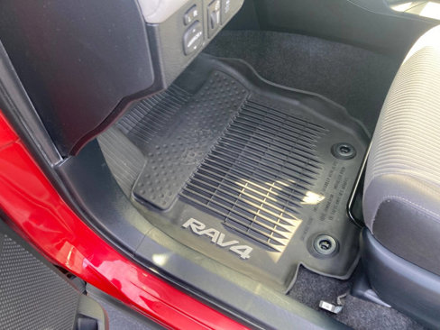 Used 2013 Toyota RAV4 XLE image 49