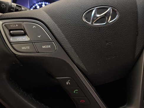 Used 2014 Hyundai Santa Fe GLS image 15