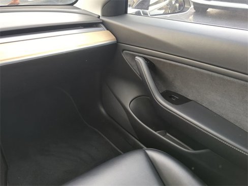 Used 2018 Tesla Model 3 Performance image 18