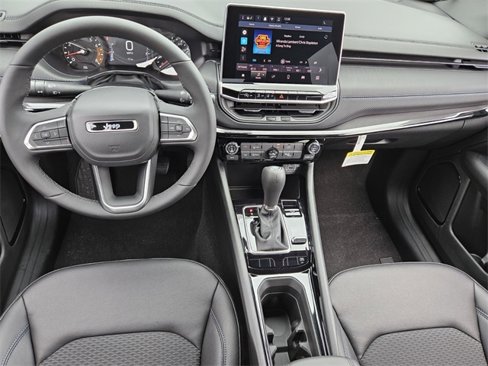 New 2026 Jeep Compass Latitude image 8