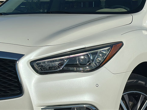 Used 2019 INFINITI QX60 Luxe w/ Essential Package image 4