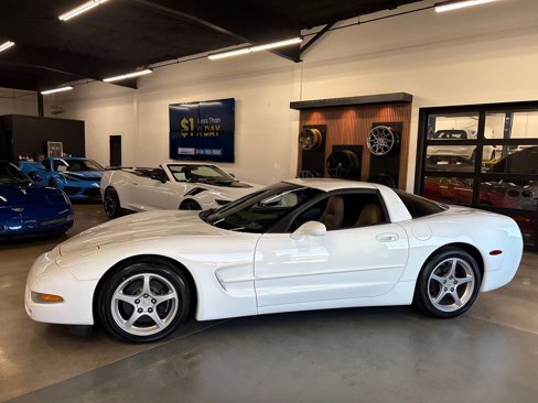 Used 2004 Chevrolet Corvette Coupe w/ Preferred Equipment Group image 3