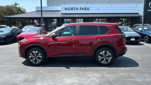 Used 2023 Nissan Rogue SV image 5