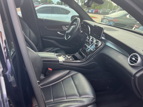 Used 2019 Mercedes-Benz GLC 300 image 5