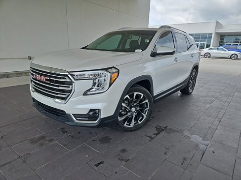 Used 2022 GMC Terrain SLT w/ LPO, Floor Liner Package image 1