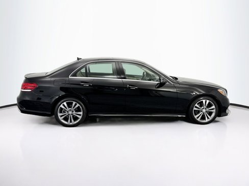 Used 2016 Mercedes-Benz E 350 4MATIC Sedan image 4