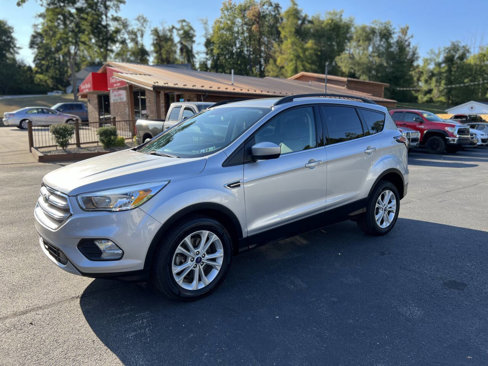 Used 2018 Ford Escape SE image 1