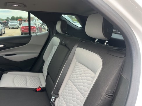Used 2018 Chevrolet Equinox LS image 39