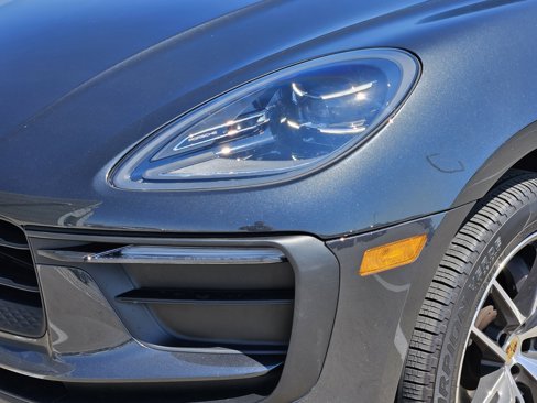 Used 2025 Porsche Macan image 12