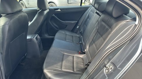 Used 2011 Volkswagen Jetta SE image 10