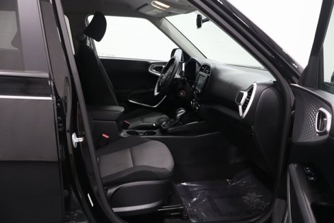 Used 2021 Kia Soul LX image 14
