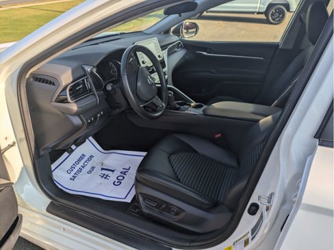 Used 2023 Toyota Camry SE image 15