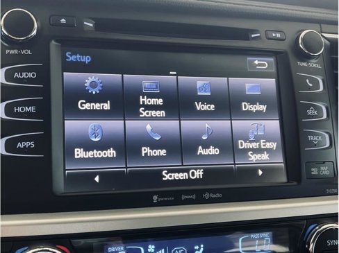 Used 2019 Toyota Highlander SE image 34