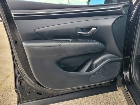 Used 2022 Hyundai Tucson SE image 19