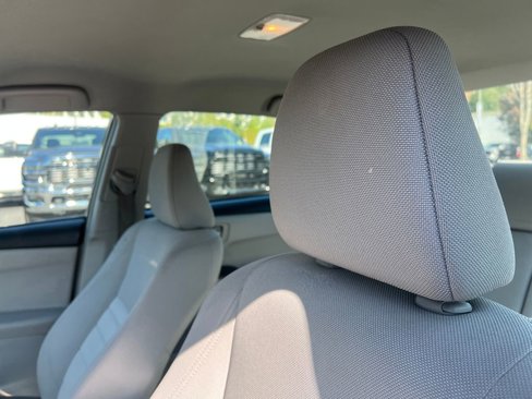 Used 2017 Toyota Camry LE image 11
