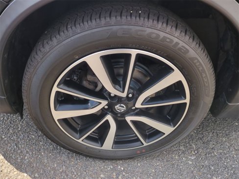 Used 2020 Nissan Rogue SL image 9