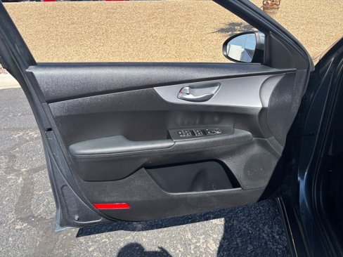 Used 2023 Kia Forte LXS image 21