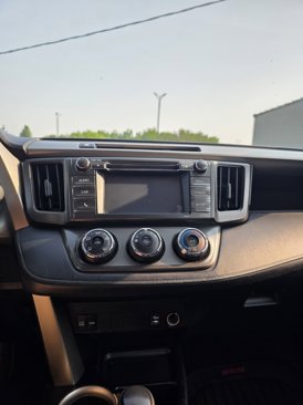 Used 2015 Toyota RAV4 LE image 16